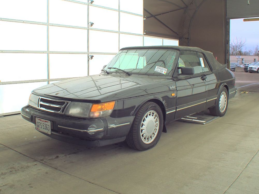 Saab 900