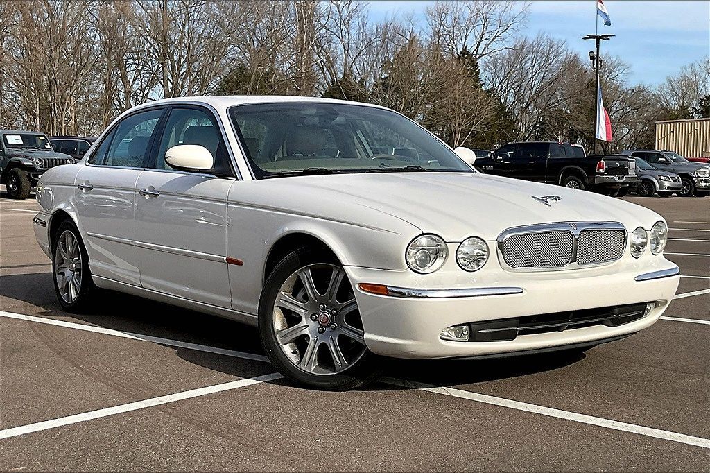 Jaguar XJ