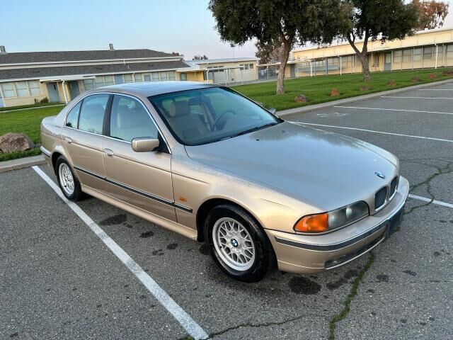 BMW 528i