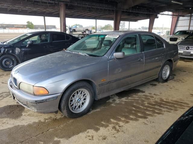 BMW 528i
