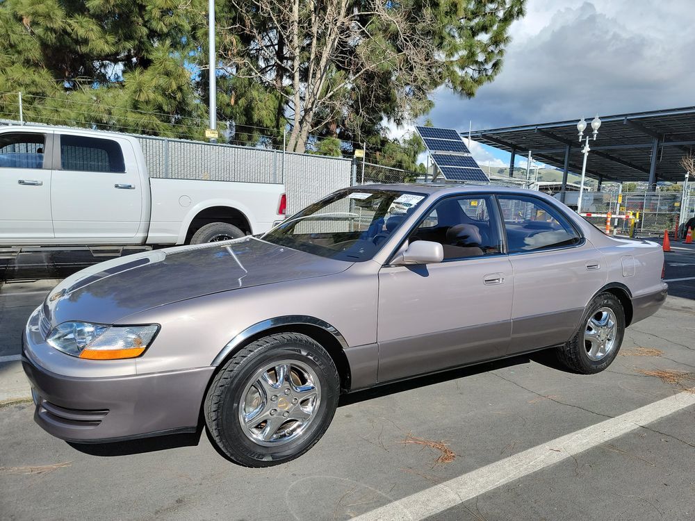 Lexus ES