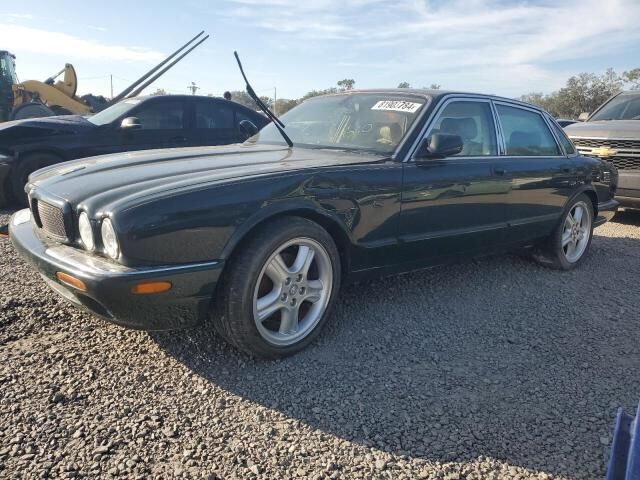 Jaguar XJ