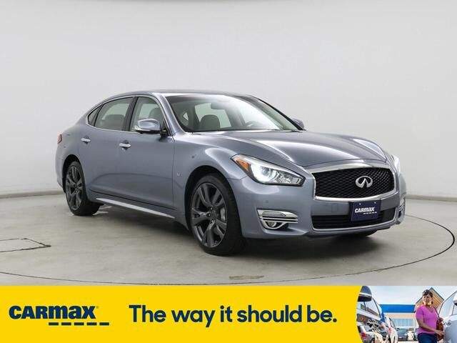 Infiniti Q70L