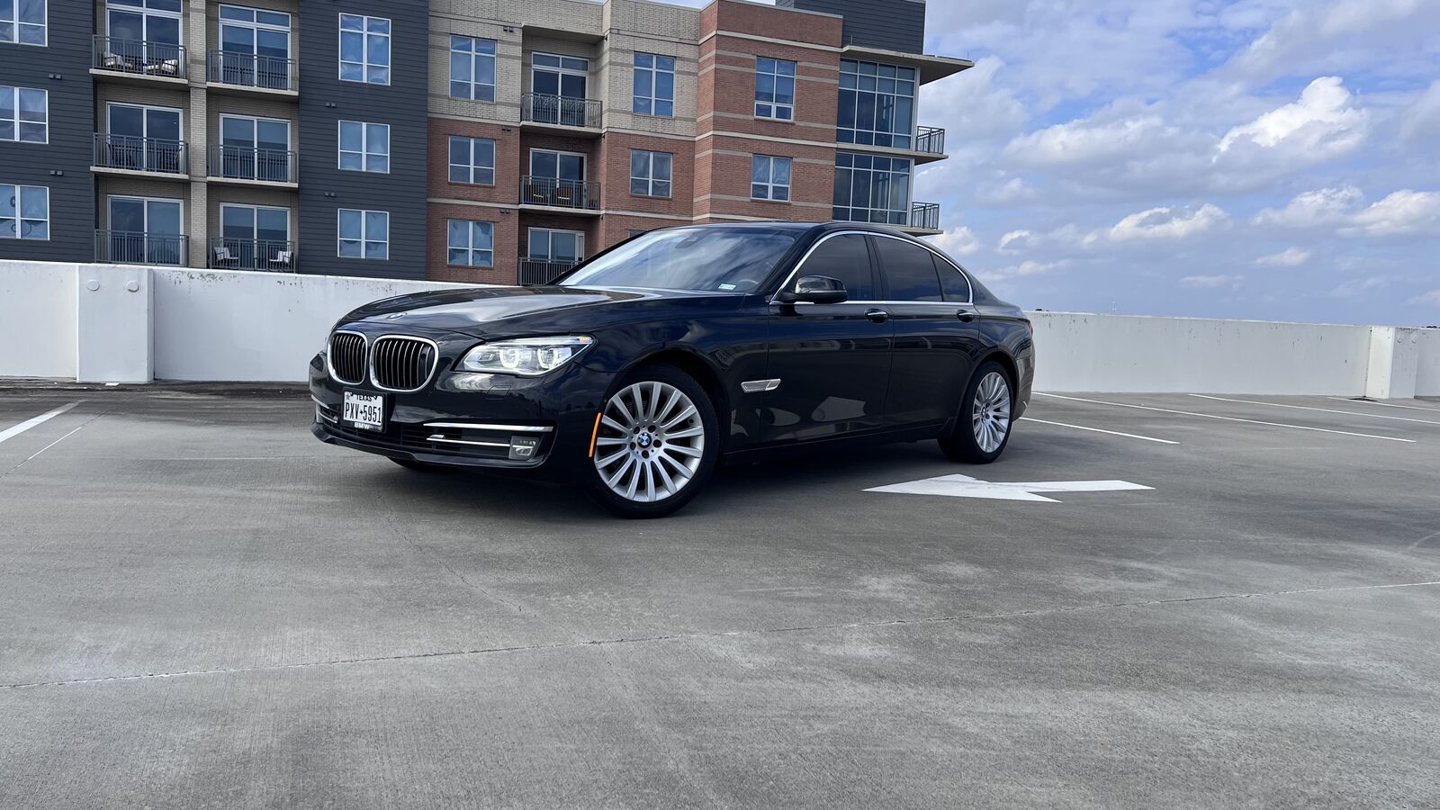 BMW 740i