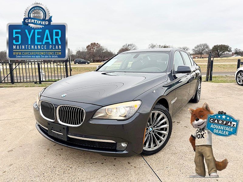BMW 740i
