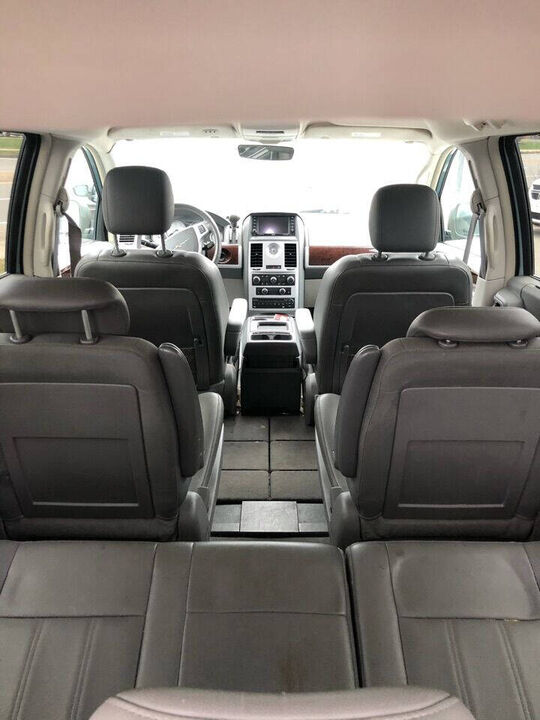2010 CHRYSLER Town and Country