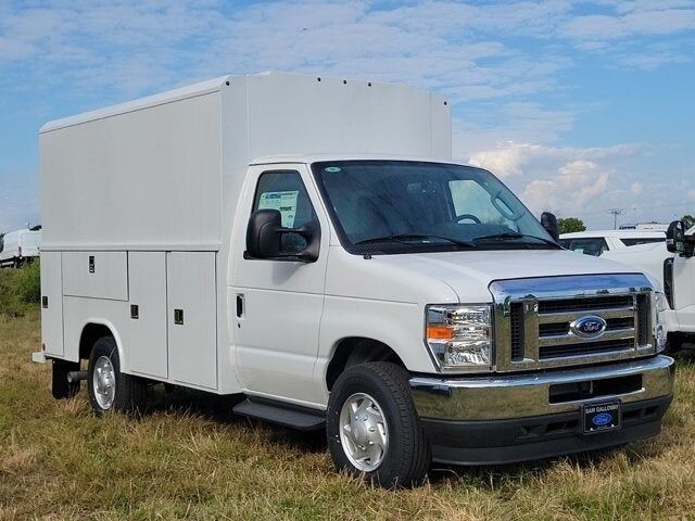 2025 FORD E-350