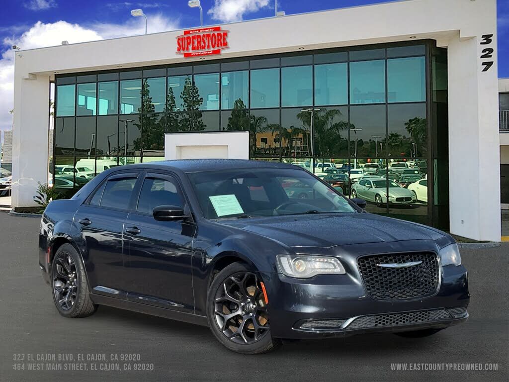 2019 CHRYSLER 300