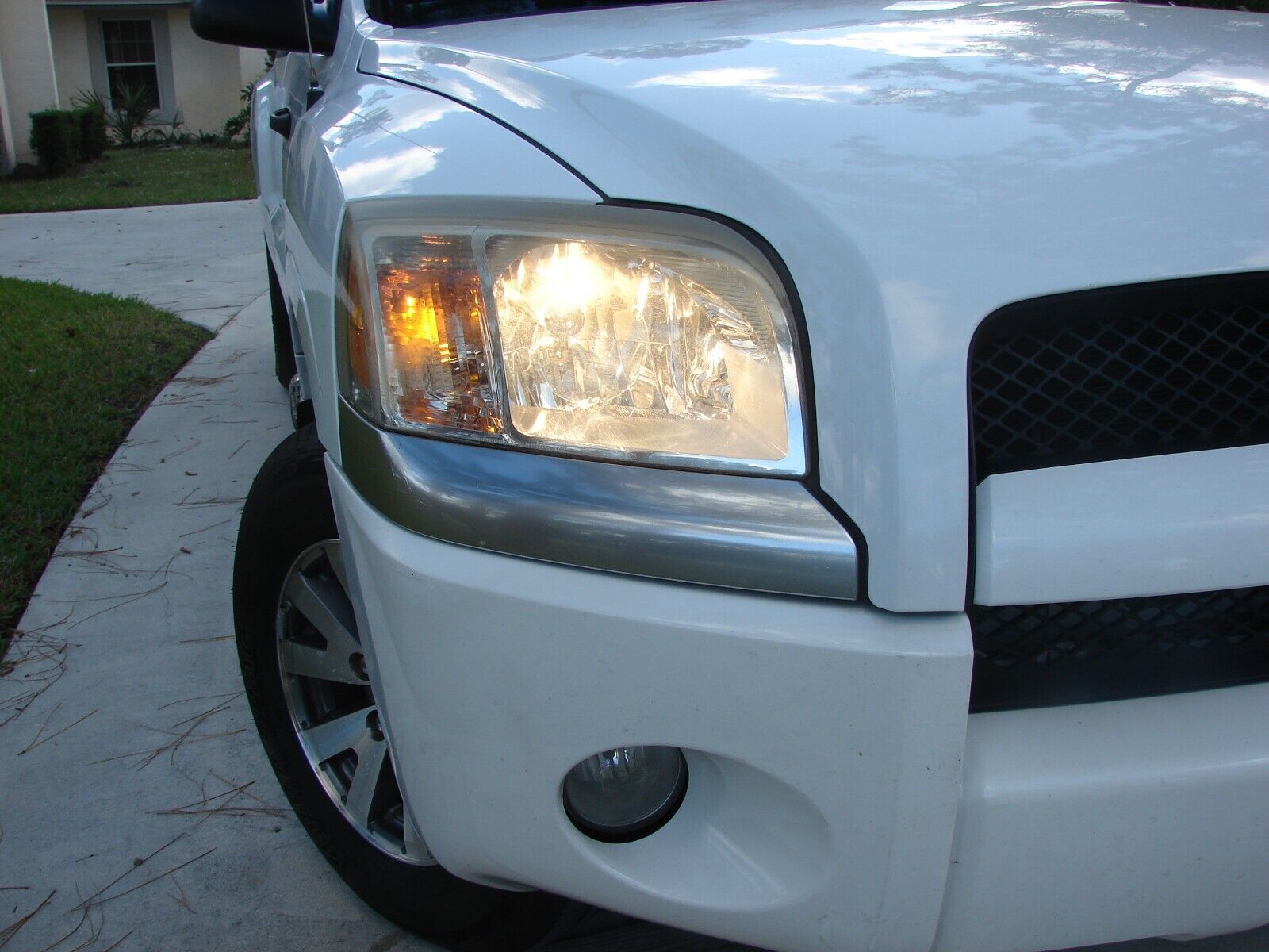 Mitsubishi Raider