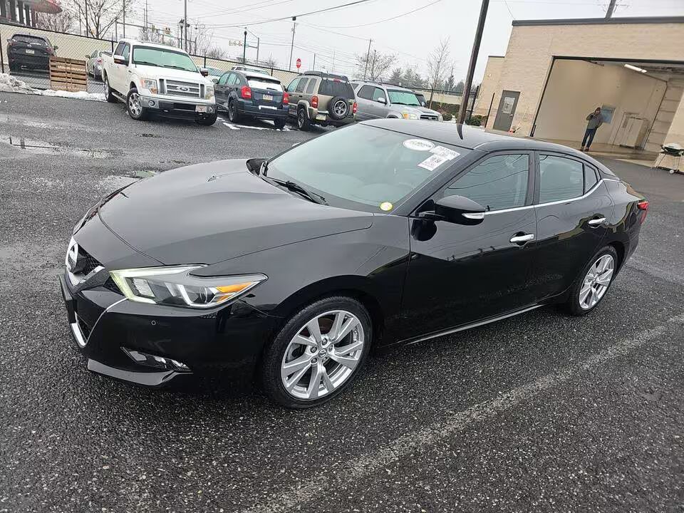 2017 NISSAN Maxima