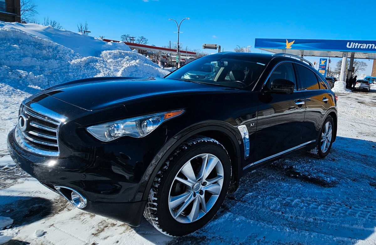 Infiniti QX70