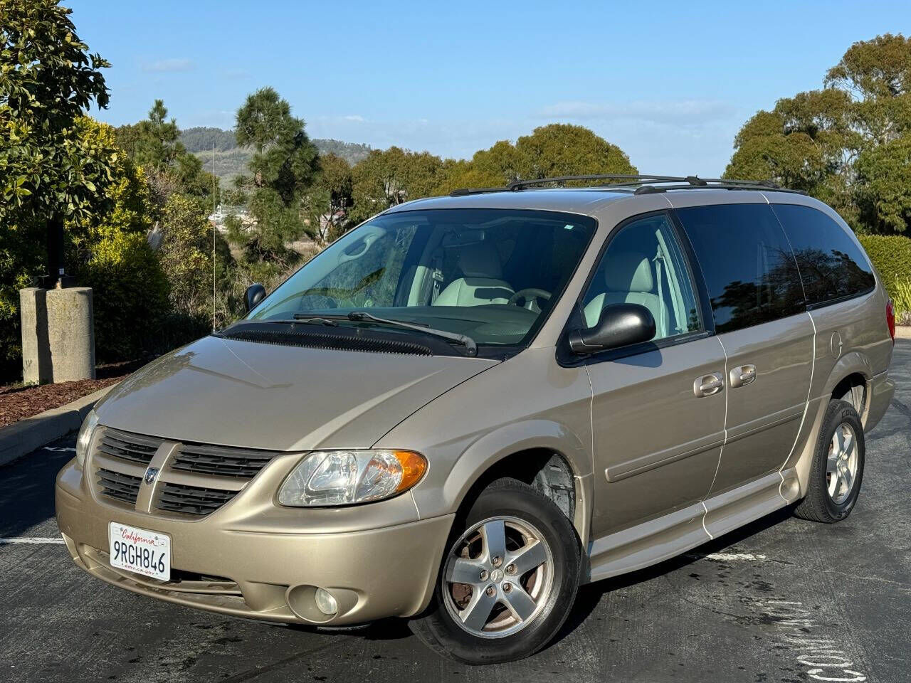 2005 DODGE Caravan