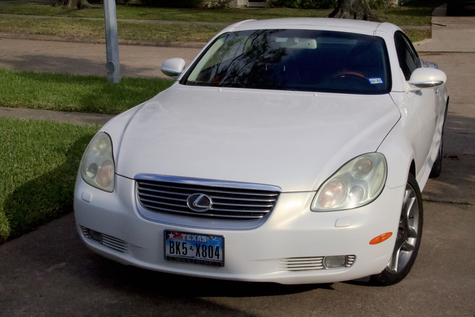 LEXUS