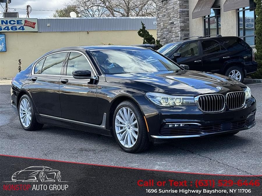 BMW 740i