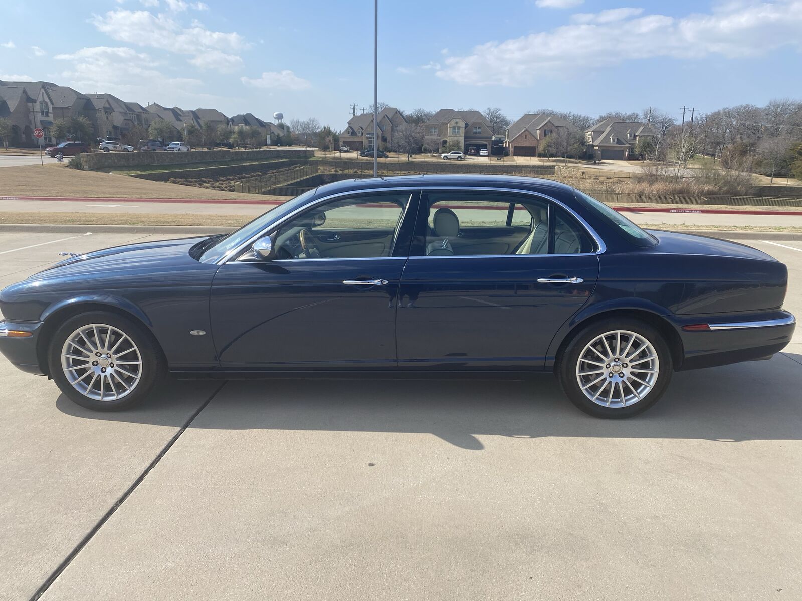 Jaguar XJ
