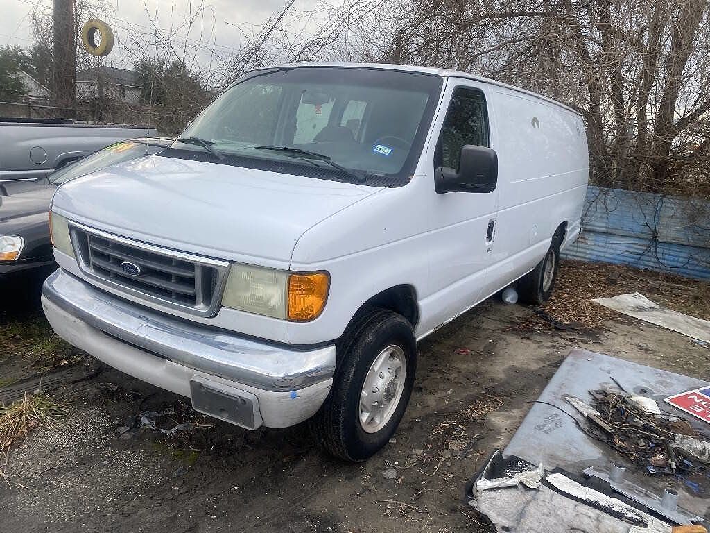 2004 FORD E-250