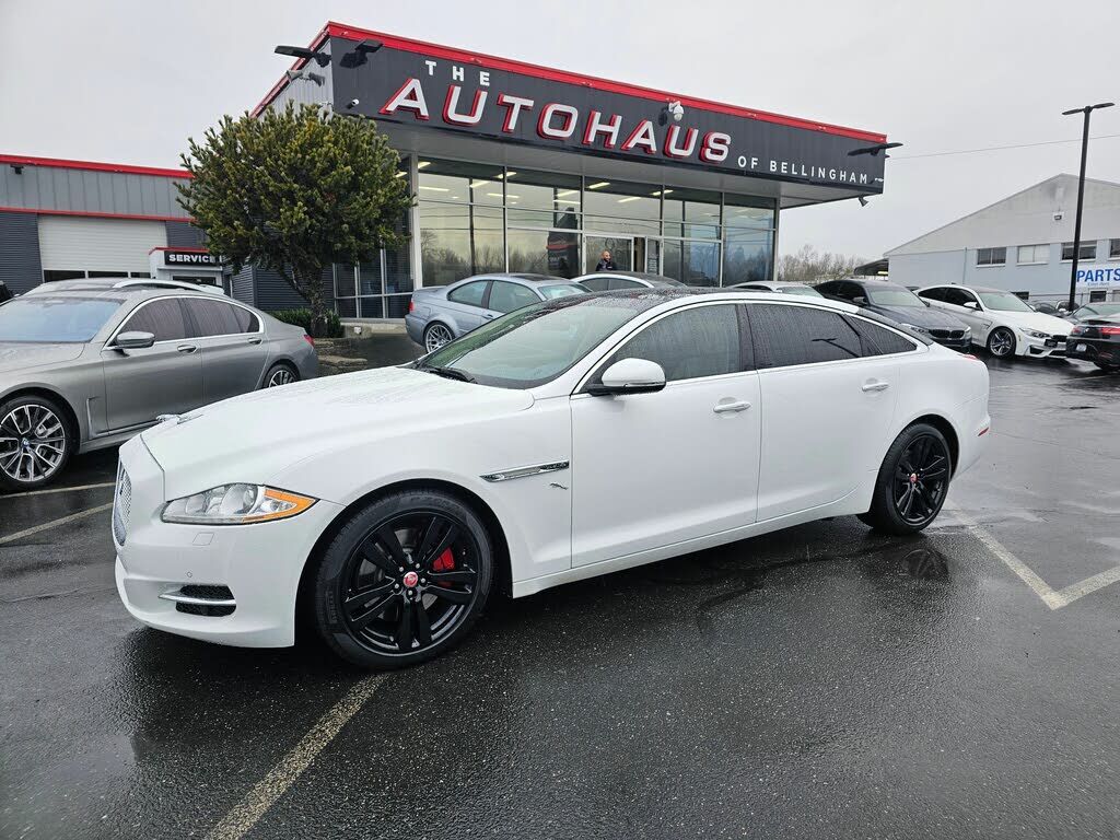 Jaguar XJ