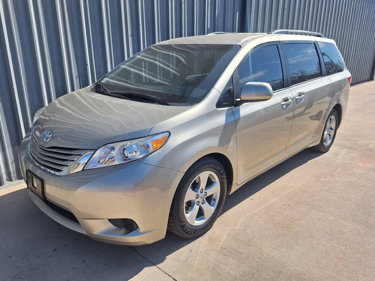 2016 TOYOTA Sienna