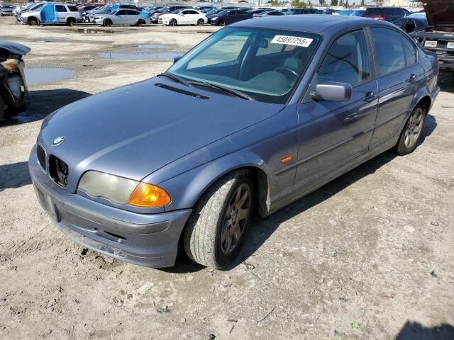 BMW 323i