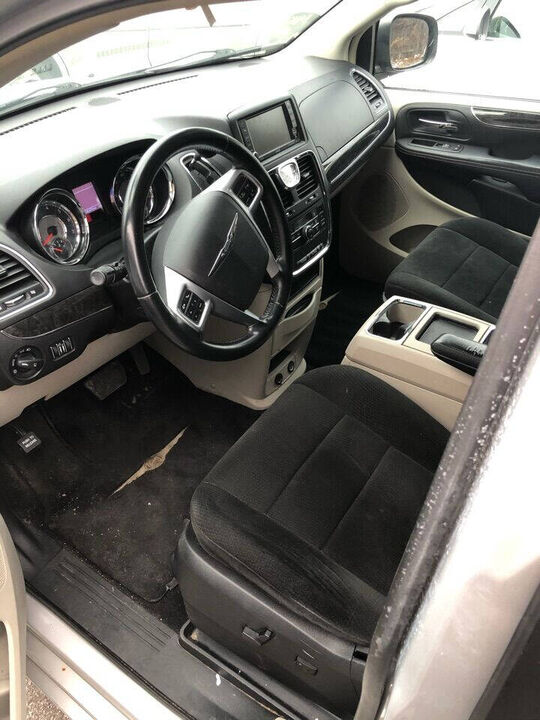 2012 CHRYSLER Town and Country
