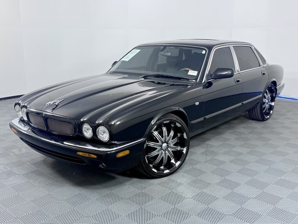 Jaguar XJ