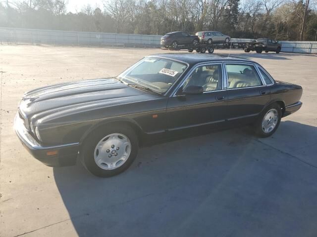 Jaguar XJ6