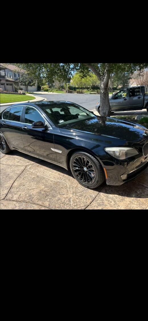 BMW 750i