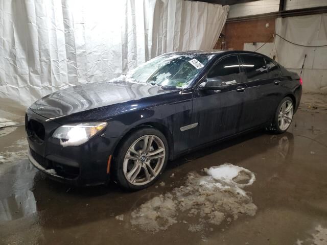 BMW 740i