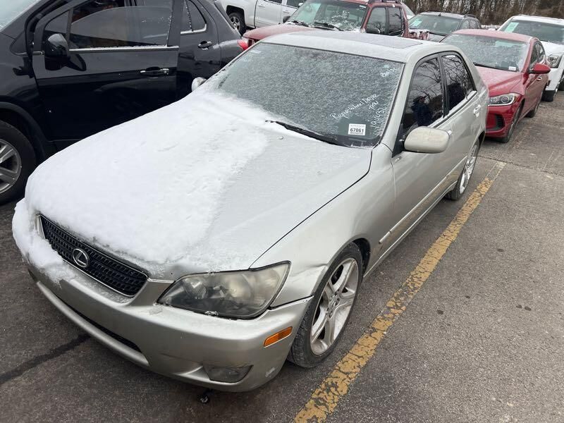 Lexus IS