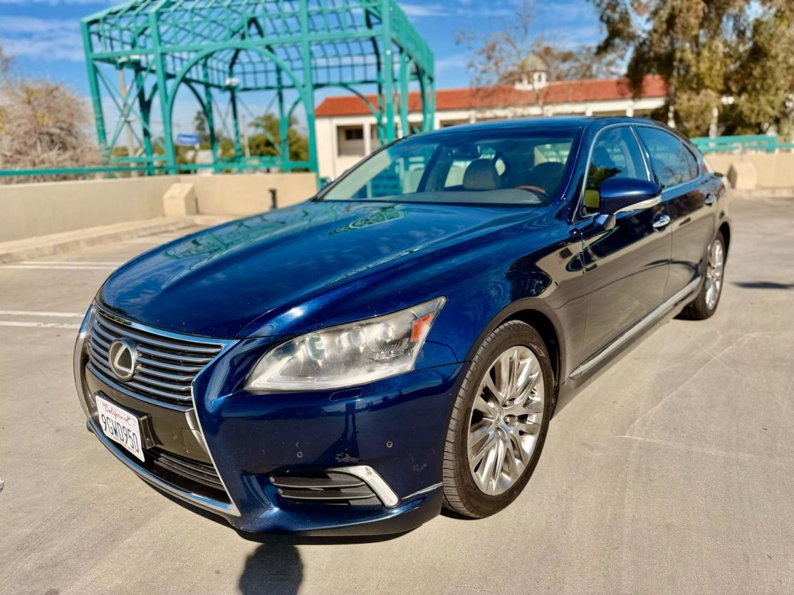 2013 LEXUS LS