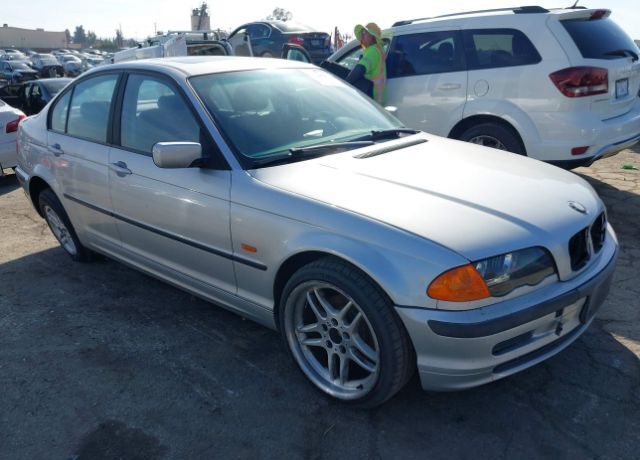 BMW 323i