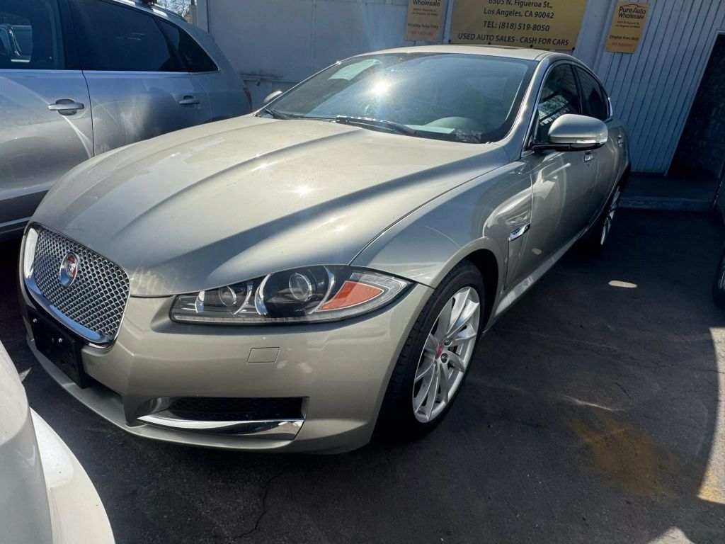 Jaguar XF