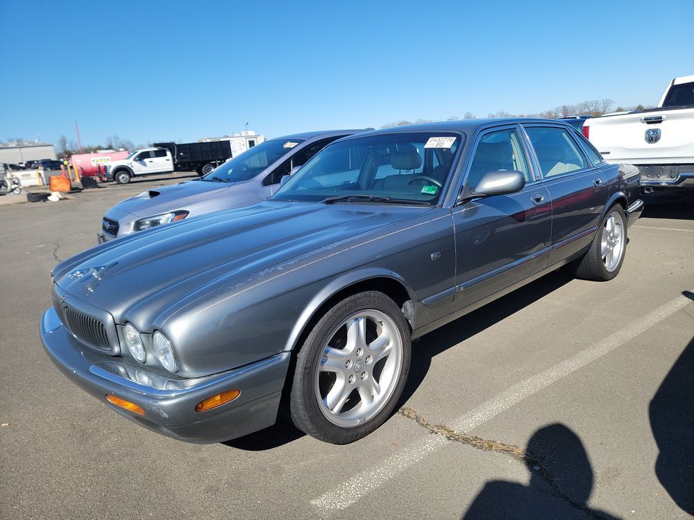 Jaguar XJ