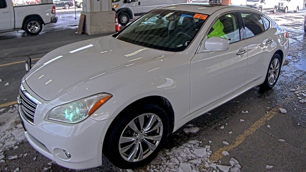 Infiniti M37
