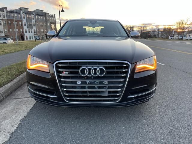 Audi S8