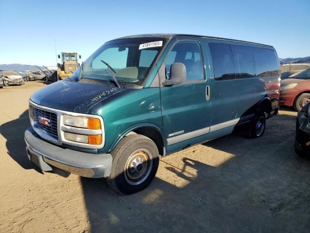 GMC Savana