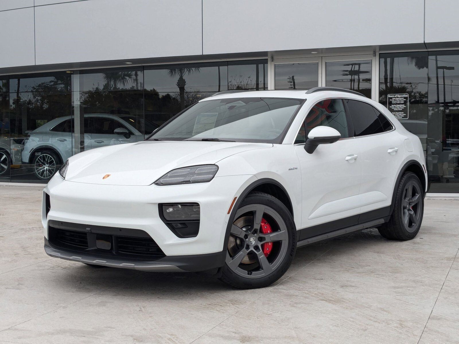 2025 PORSCHE Macan