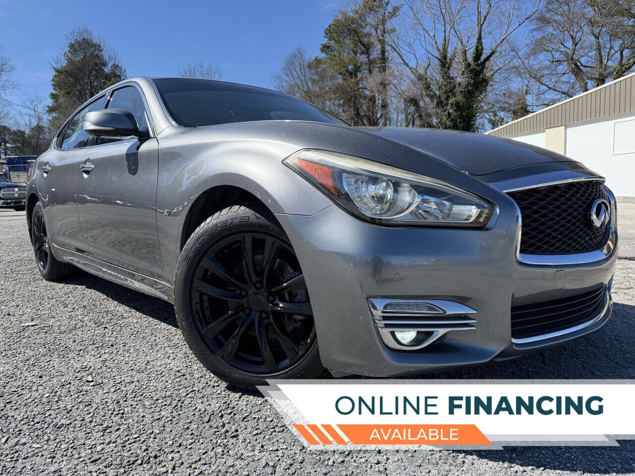 Infiniti Q70L