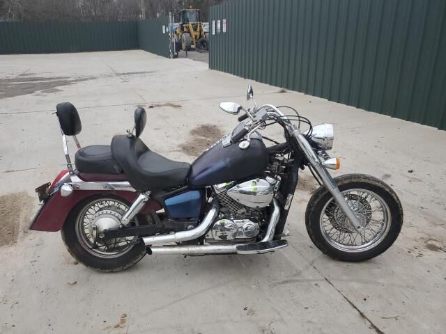 Honda VT750 (Shadow Aero)