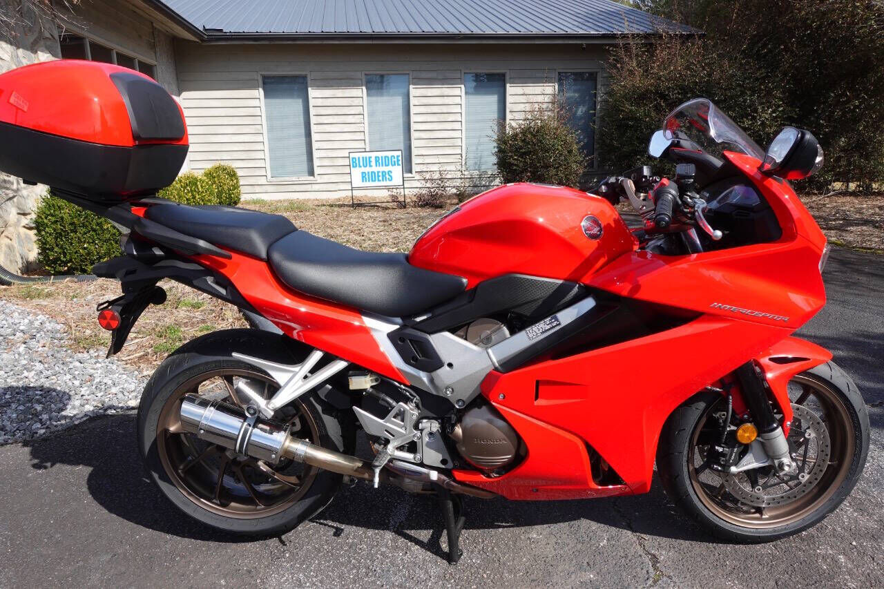 2014 HONDA VFR800F