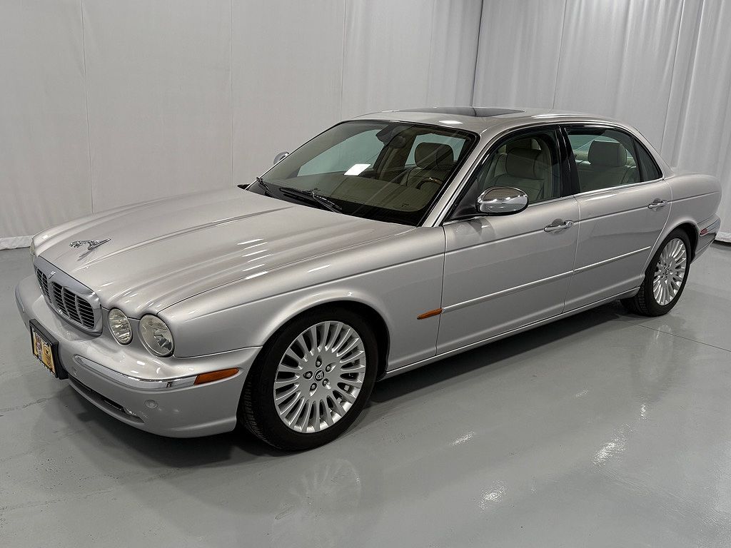 Jaguar XJ