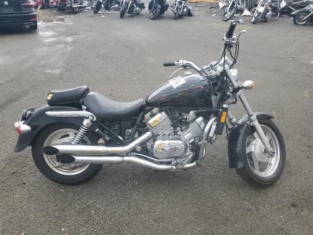 Honda VF750C (MAGNA)