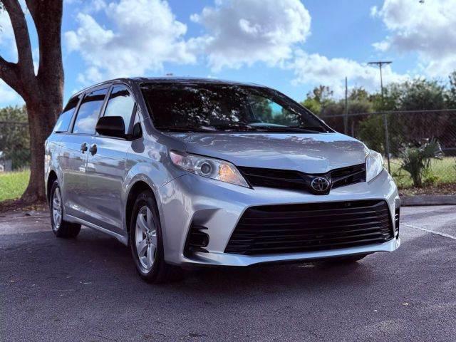 2020 TOYOTA Sienna