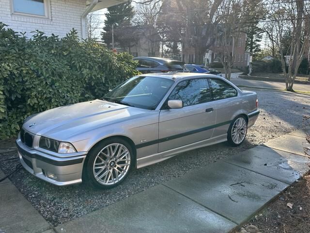 BMW 328iS