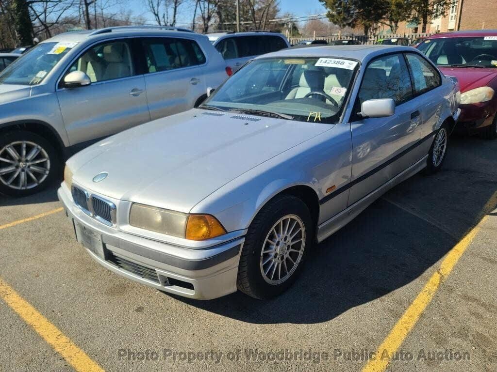 BMW 323is