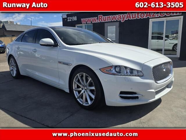 Jaguar XJ