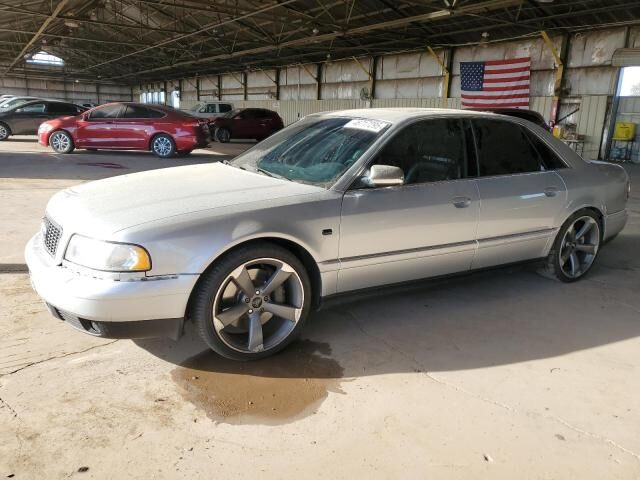 Audi S8