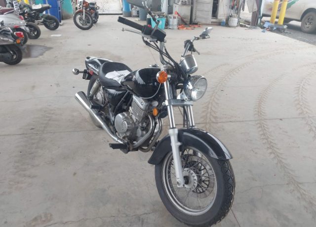 Suzuki GZ250