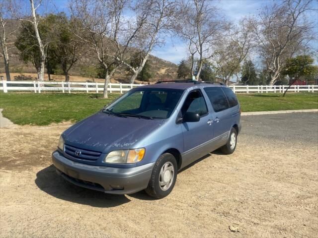 2003 TOYOTA Sienna