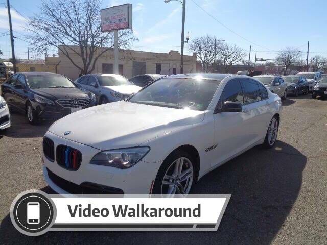 BMW 740i
